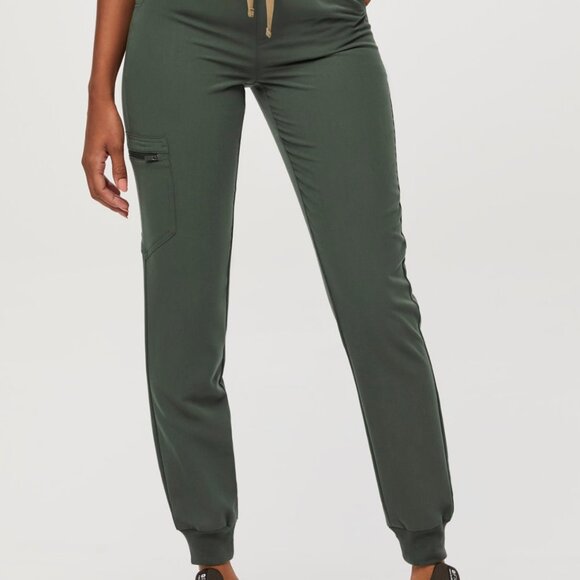 FIGS SCRUB SET - Picture 2 of 7